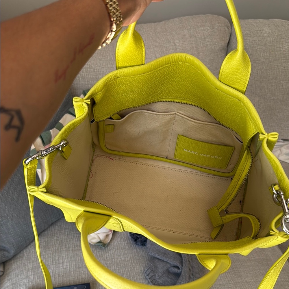 Marc Jacobs Tote Bag - Picture 5 of 9